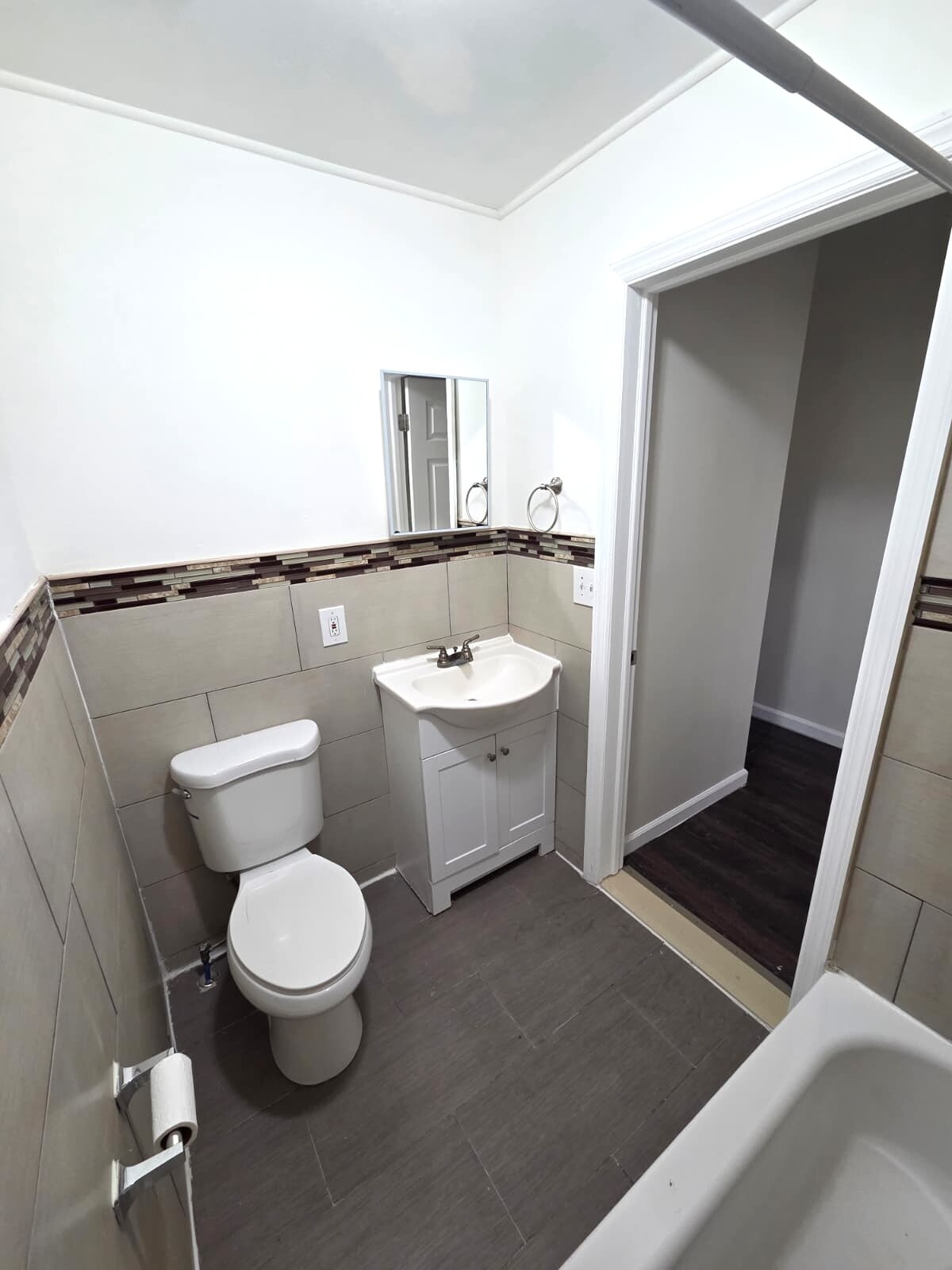 Building Photo - 167 Danforth Ave