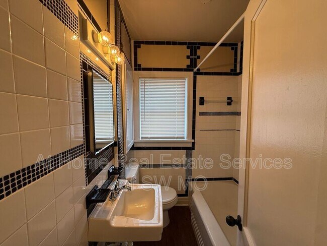 Building Photo - 433-6 E Bear Boulevard