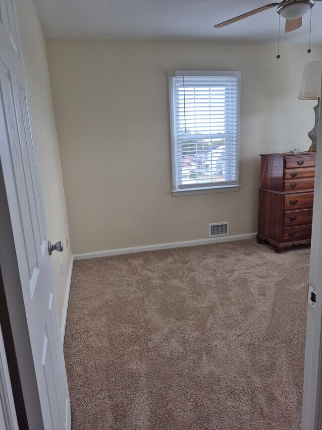 Building Photo - 2820 Illinois Ave