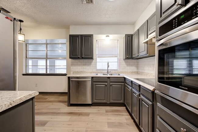 Building Photo - Welcome to your new home!