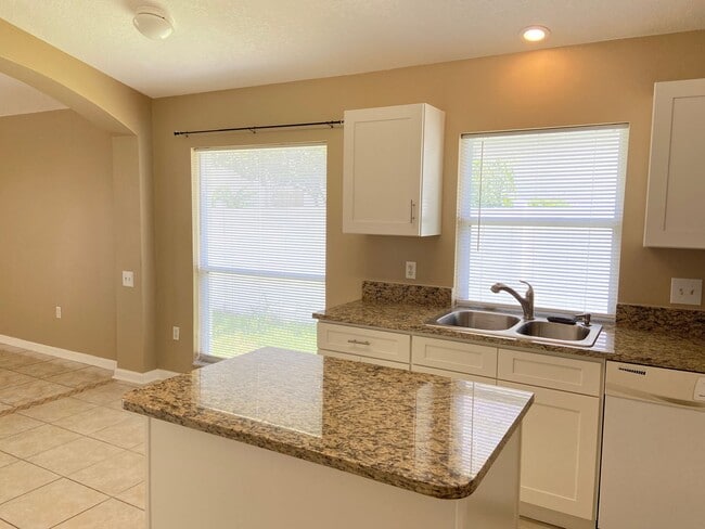 Building Photo - 4 bd/ 2 ba Single Family Home in Kissimmee near the Loop