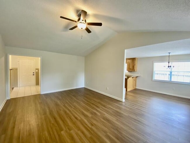 Building Photo - 108 Wildweed Ct