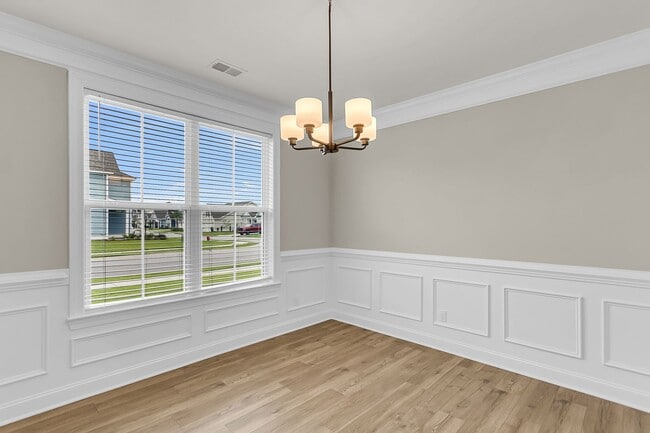 Building Photo - 687 Black Pine Rd