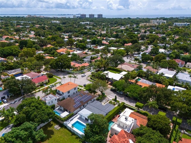 Building Photo - 2311 SW 23rd St