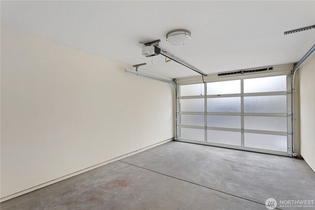 Building Photo - 2bd/2.25ba Seattle Townhome