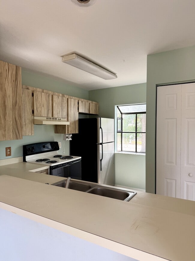 Building Photo - 6264 SW 8th Pl