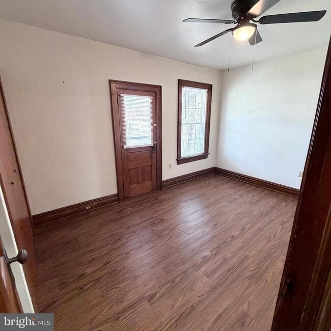 Building Photo - 235 Park Ave