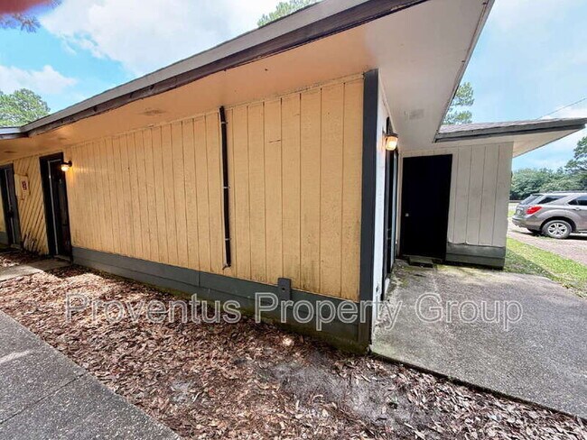 Building Photo - 260 N Crow Rd