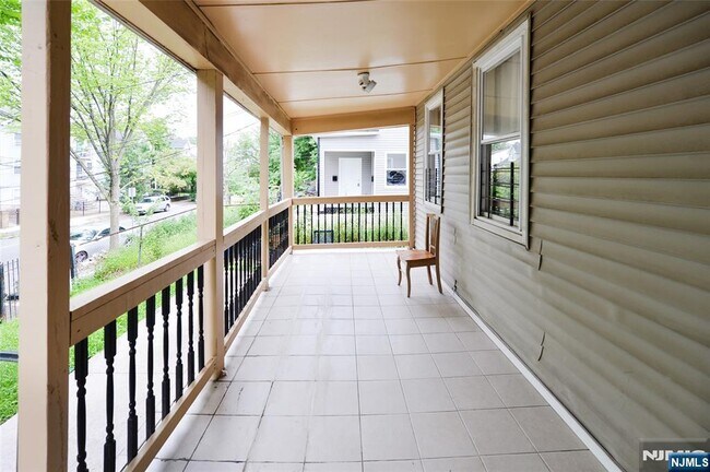 Building Photo - 45-47-47 Hedden Terrace