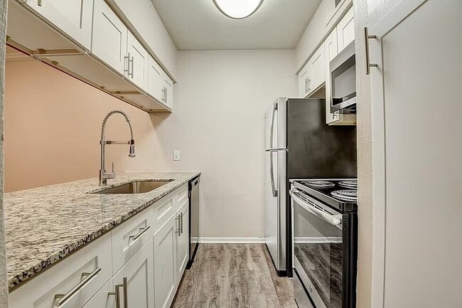 Building Photo - Coronado Villas