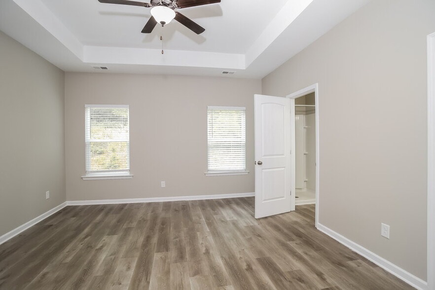 Building Photo - 214 Arbor Dr