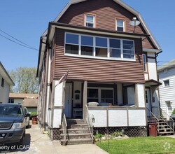 Building Photo - 2 br, 1 bath Triplex - 114 North Thomas Av...