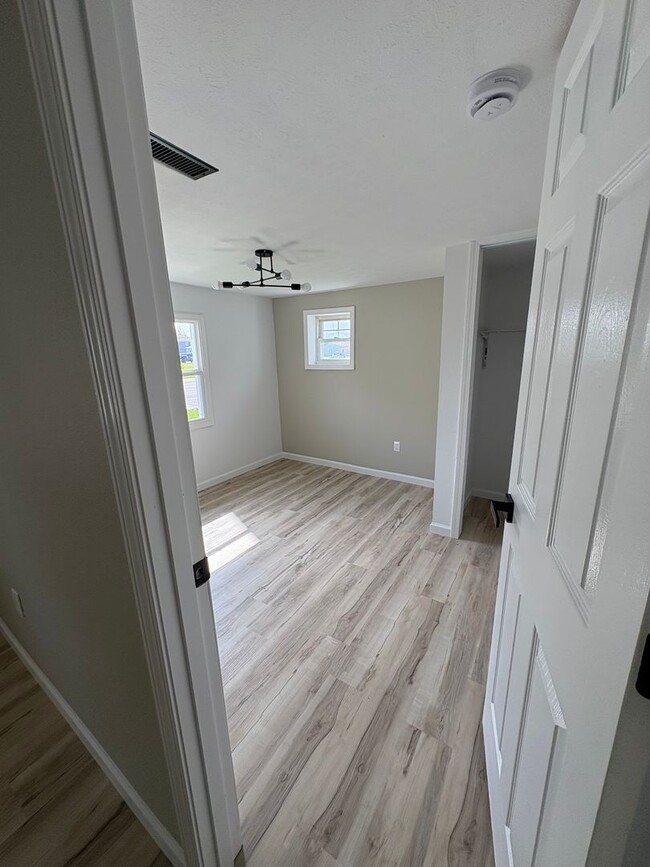 Building Photo - Newly Remodeled Charming 3bd2br Home!!
