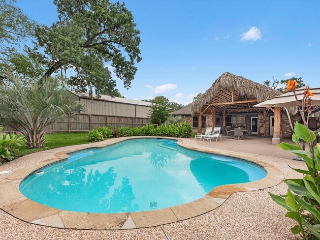 Building Photo - 12701 Manorwood Ln