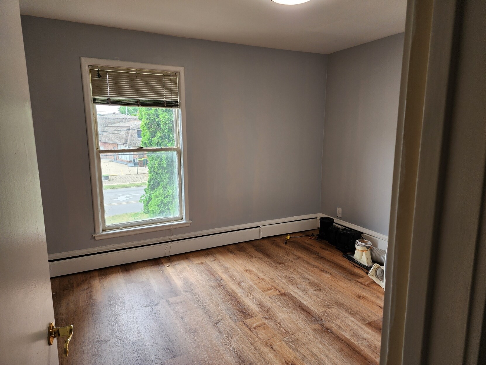 Building Photo - 115 E Elm Ave