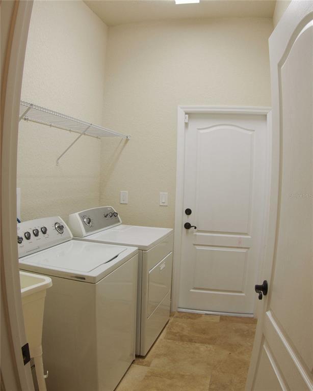Building Photo - 8853 SW 78th Ave