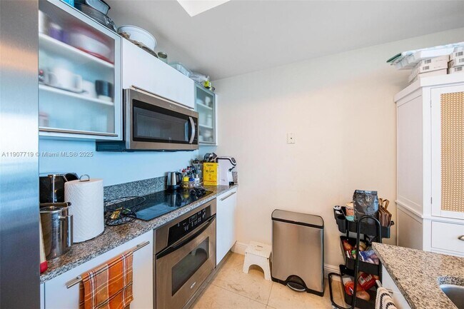 Building Photo - 888 Biscayne Blvd