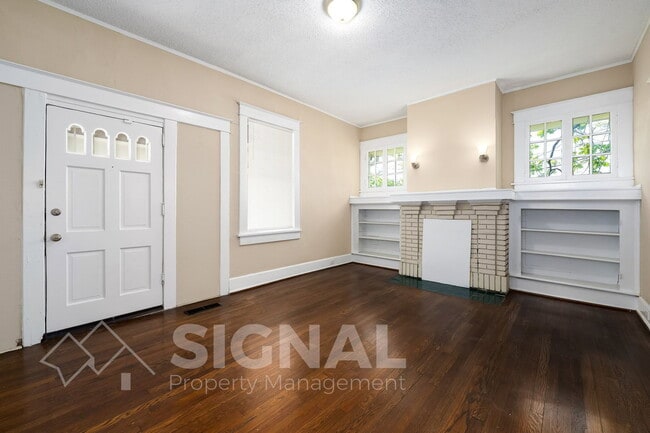 Building Photo - 512 1st St N