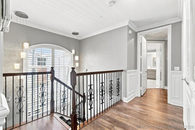 Building Photo - 5550 NE Trieste Terrace