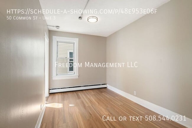 Building Photo - 50 1/2 Common St