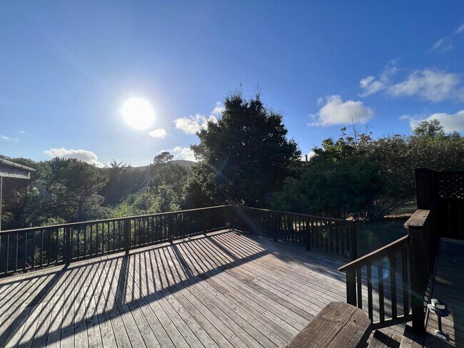 Building Photo - 121 Scenic Dr