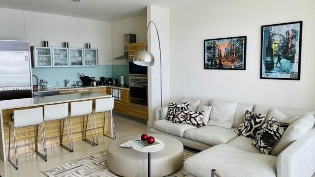 Building Photo - 2020 N Bayshore Dr