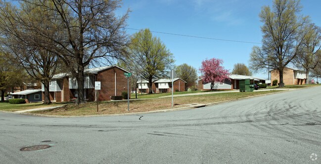 Building Photo - Woodrail Acres