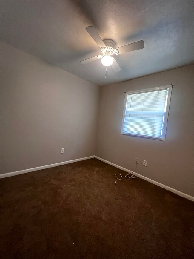Building Photo - 3515 Falcon Dr