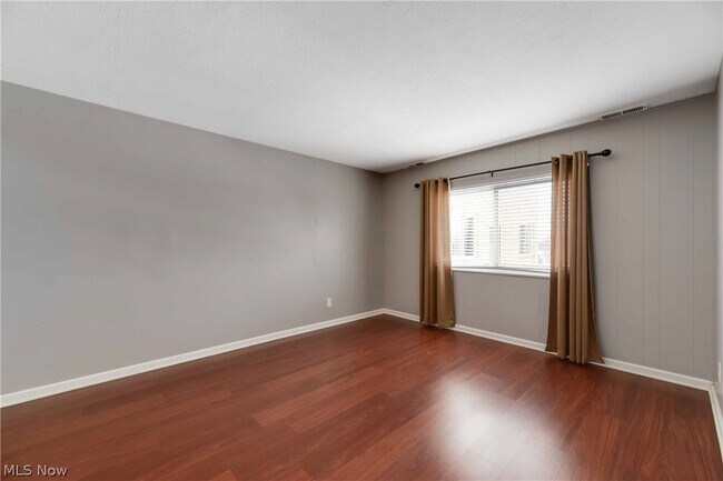 Building Photo - 25735 Lorain Rd