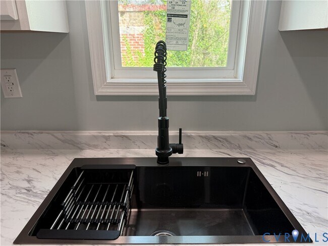 Building Photo - 910 Rome St