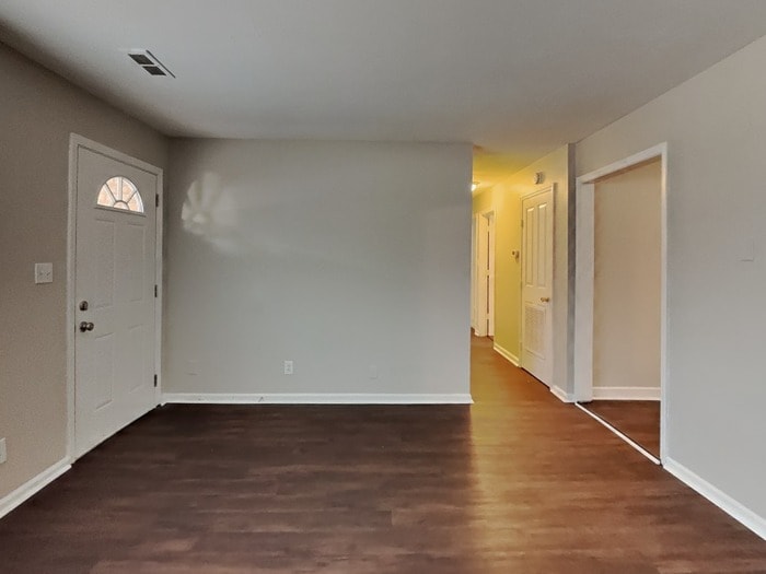 Building Photo - 4418 Windsor Rd