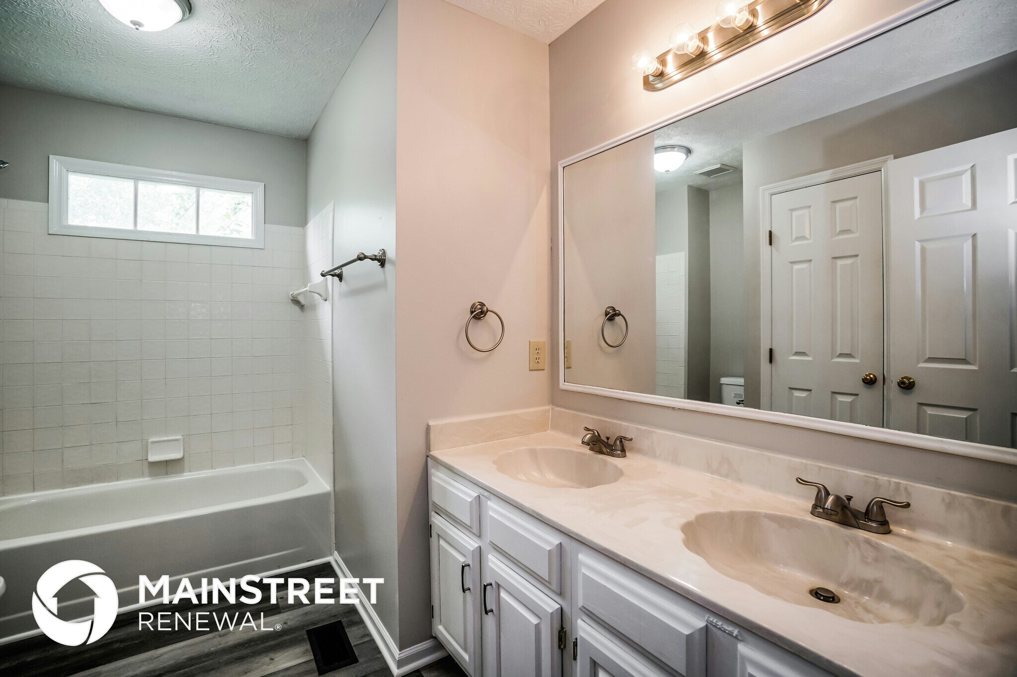 Building Photo - 952 Paisley Ct