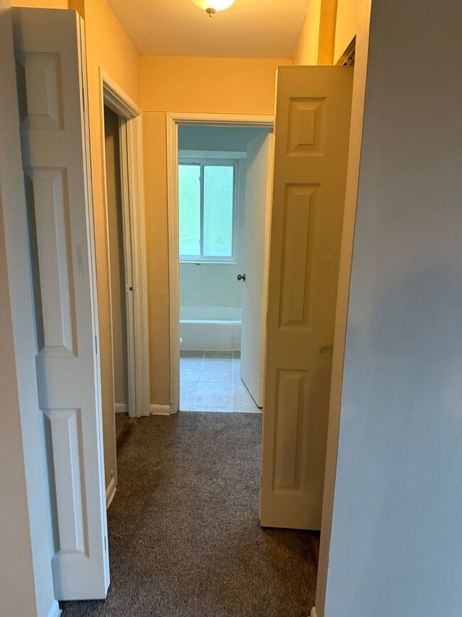 Building Photo - 723 Grant Ave