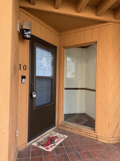 Primary Photo - 310 74th Ave N