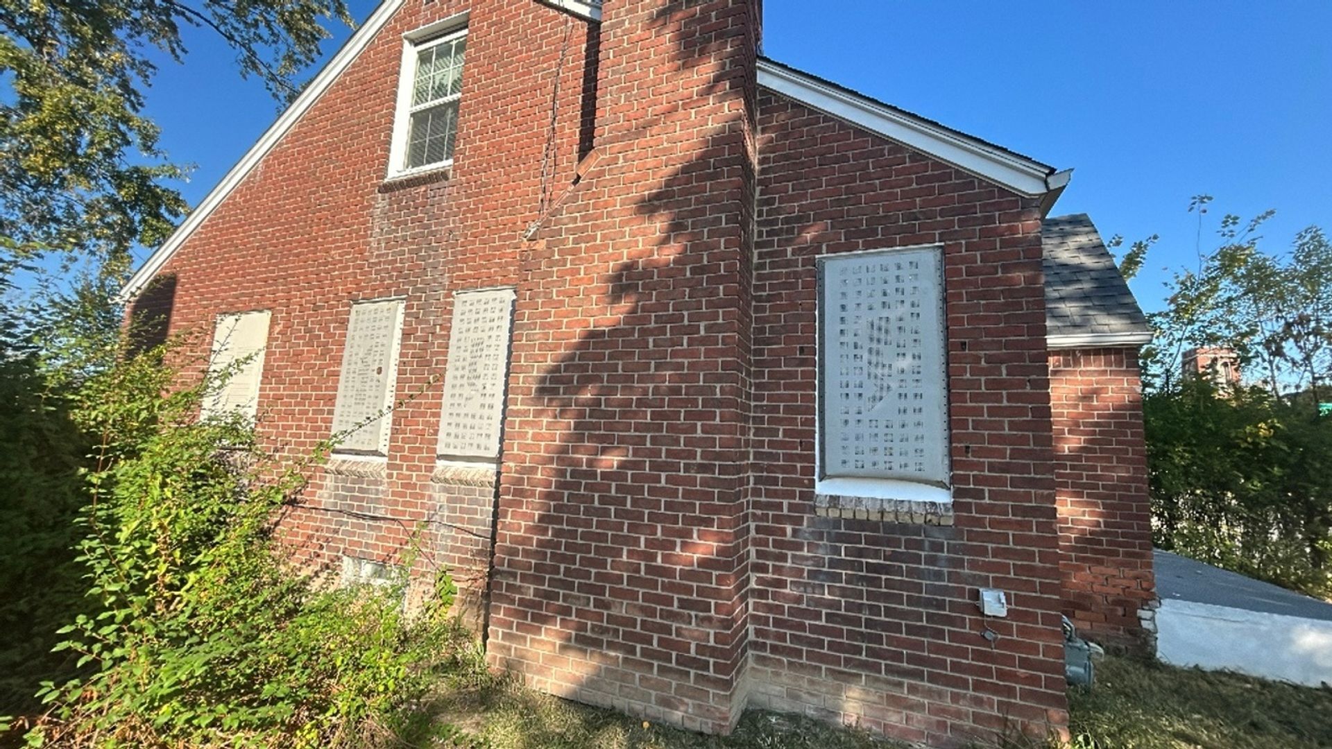 Building Photo - 14975 Hubbell Ave
