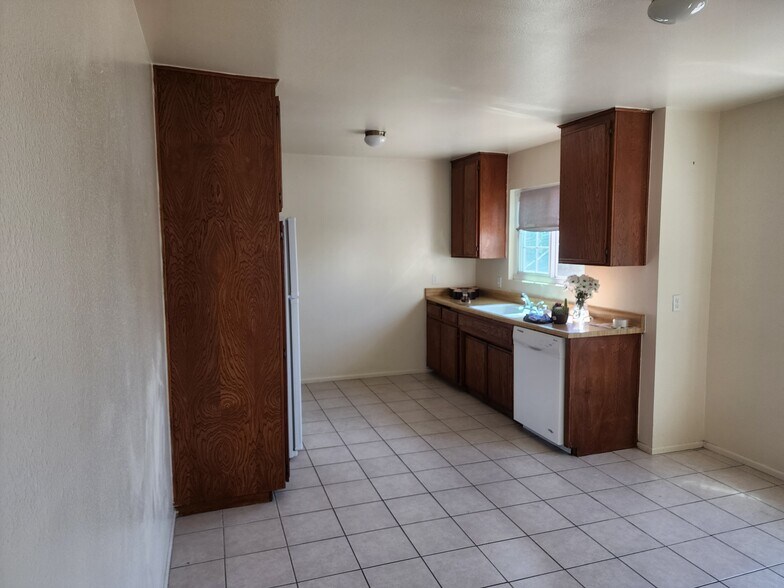 Building Photo - 11307 Miranda St