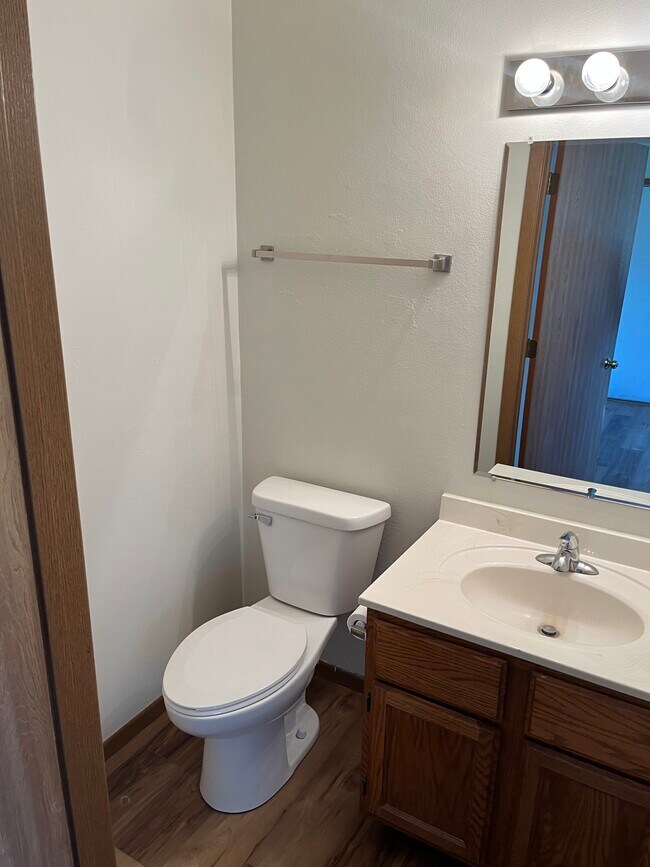 1/2 bath - 581 Evans Dr