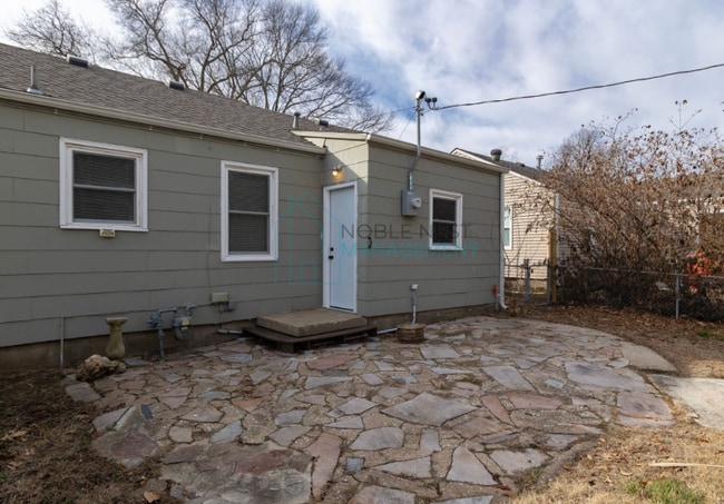 Building Photo - 6610 W 72nd Terrace