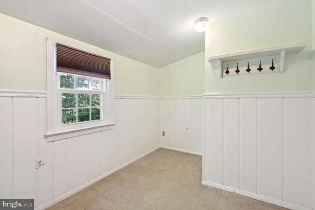 Building Photo - 5203 Elsmere Ave
