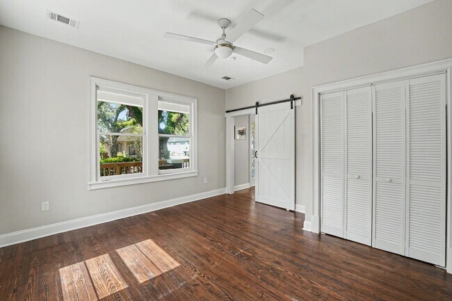 Building Photo - 1124 E 37th St