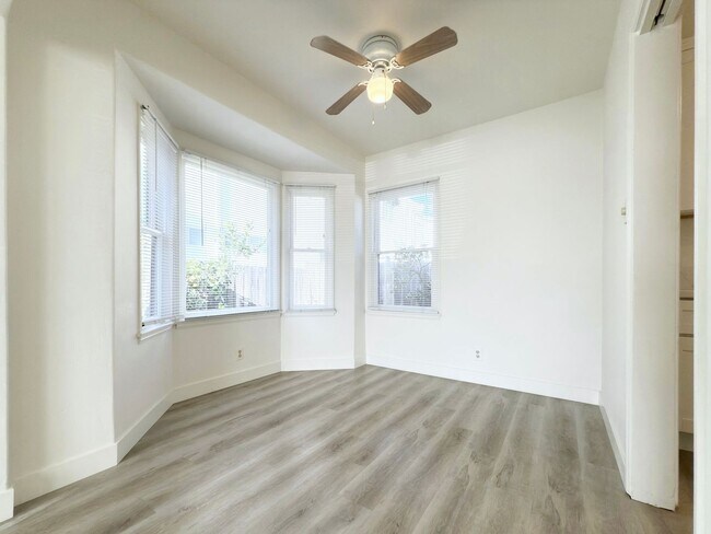 Building Photo - Coastal Charm Full of Upgrades!