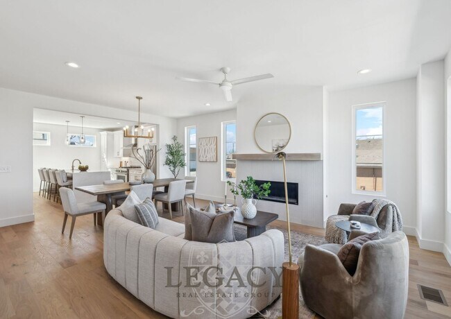 Building Photo - 1019 12th Ave N