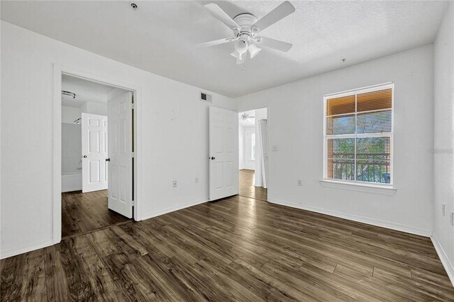 Building Photo - 2314 Mid Town Terrace