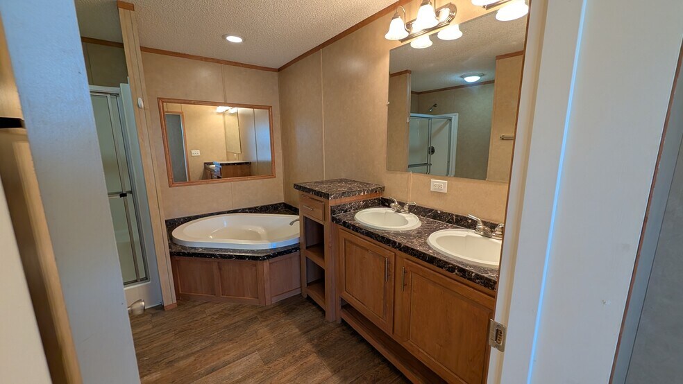 Building Photo - 4804 Saint Andrews Chu Rd