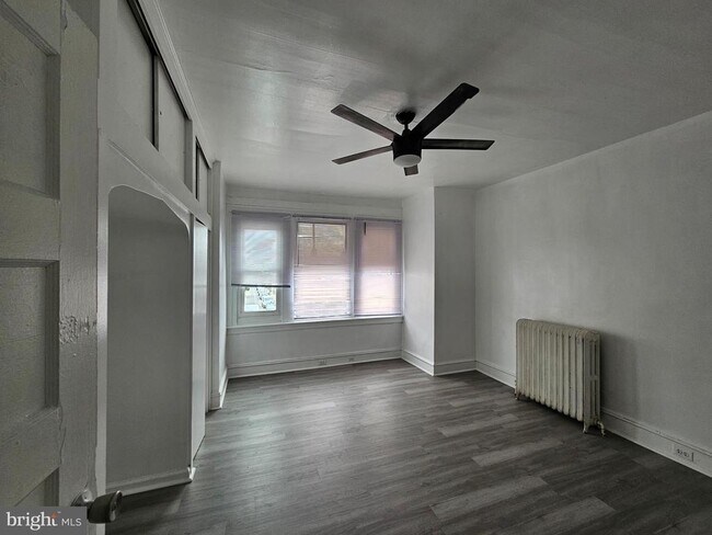 Building Photo - 745 E Tioga St