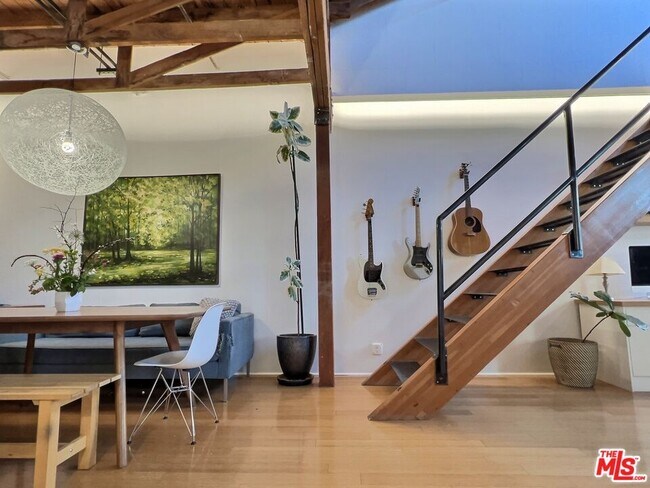 Building Photo - 500 Molino St