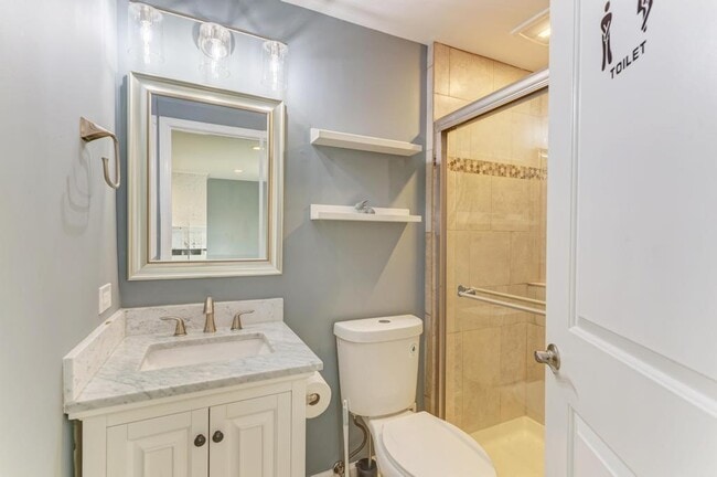 Building Photo - 585 Cambridge Way