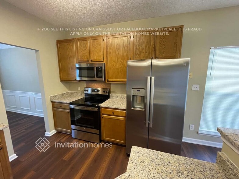 Building Photo - 3869 Longwood Dr SW