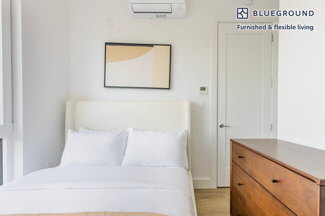 Building Photo - 82 4th Ave