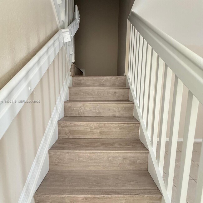 Building Photo - 16660 SW 83rd Ln